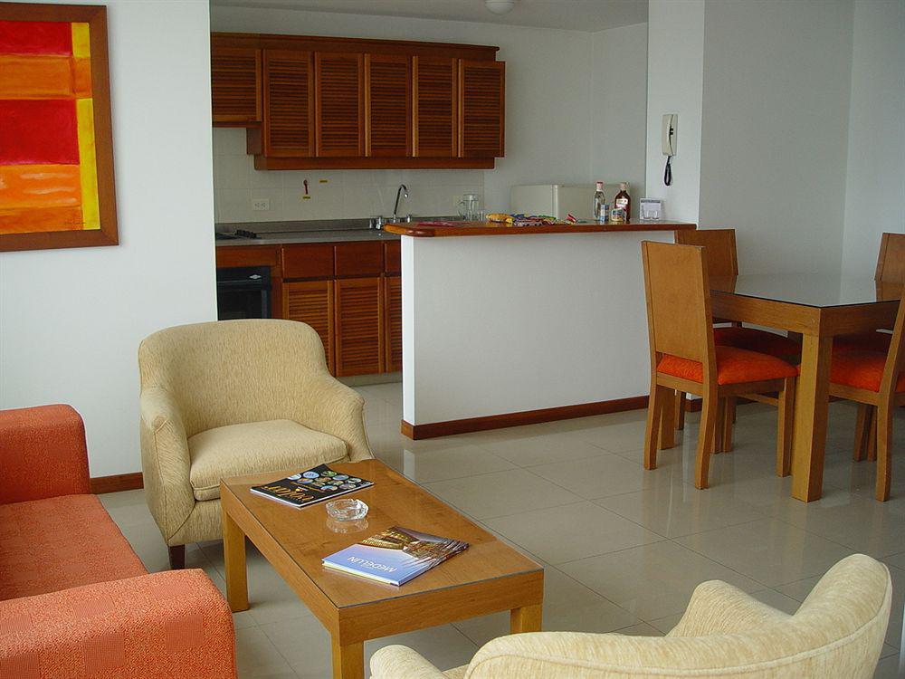 Portal Del Rodeo Apartahotel Medellín Exterior foto